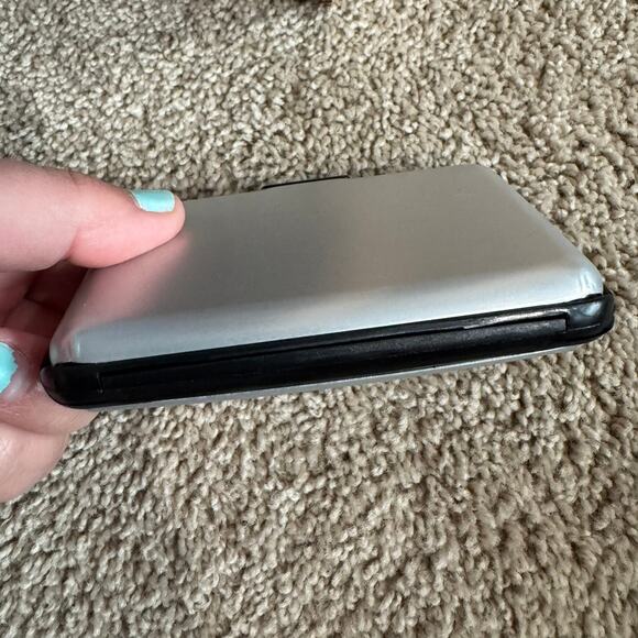 NEW Silver & Black Hard Shell Credit Card Wallet Closes Tightly Multiple Slots - Picture 5 of 11